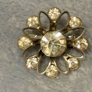 Vintage Small silver tone (possible Pewter) flower Pin with rhinestones